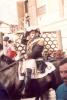 Il generale Moreno a cavallo saluta il pubblico