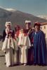 I Personaggi del Carnevale 2003 in posa in piazza a San Germano con alle spalle la Cavallaria innevata: il Segretario Stefano, la Mugnaia Paola, il Generale Diego, la Vivandiera Sabrina e le due Damigelle Elisa e Laura