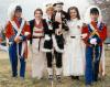 Due Segretari in questo scatto del Carnevale edizione 1999: da sinistra Cristian, Gabriella, Marco che regge il piccolo Daniele, Cristina e Matteo