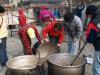 Finita la festa restano solo i paioli da lavare