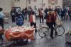 Da ciclista esperto Andrea conosce i pericoli della disidratazione... infatti si e' premurato di portarsi dietro una borraccia, anche se dalla foggia insolita