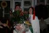 Il Generale Adriano e la Mugnaia Paola ricevono un mazzolino di fiori da parte del gruppo Pifferi e tamburi delle Cascine!