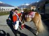 Davanti alla Stazione: Marco sta pensando se salire sul cavallo oppure no....