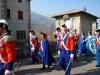 Si ritorna da Ivozio: tutti in gruppo si sta per entrare al Salone per il pranzo.