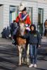 Il Primo Ufficiale Cristian apre la sfilata a cavallo