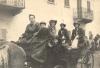 4/2/1951: sul land per le vie dell'Olmetto. Si riconoscono: Alda Balma, Marina Peracca in Balma ed Anita Quacchia in Tua. Il guidatore del cavallo  Aldo Balma ed accanto a lui il piccolo Giuseppe Tua.